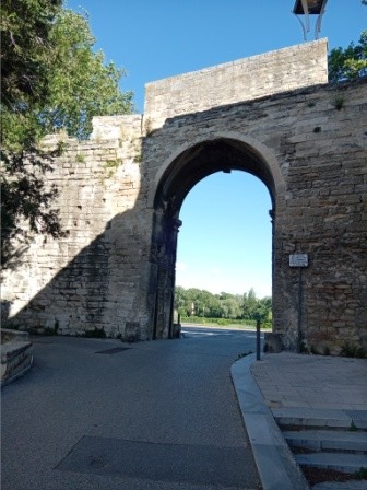 Avignon porte fortifiiee