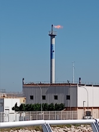 Industrie le long du rhone flamme olympique 